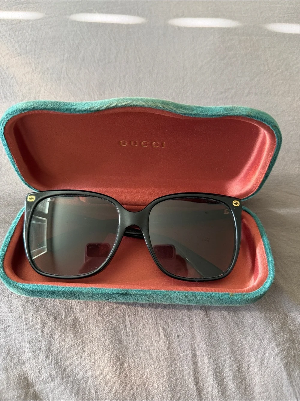 Gucci Black Oversized Sunglasses with Teal Case and Coral Lining